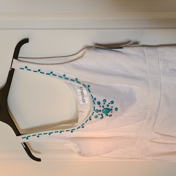 White sleeveless summer dress - Picture 2 of 11